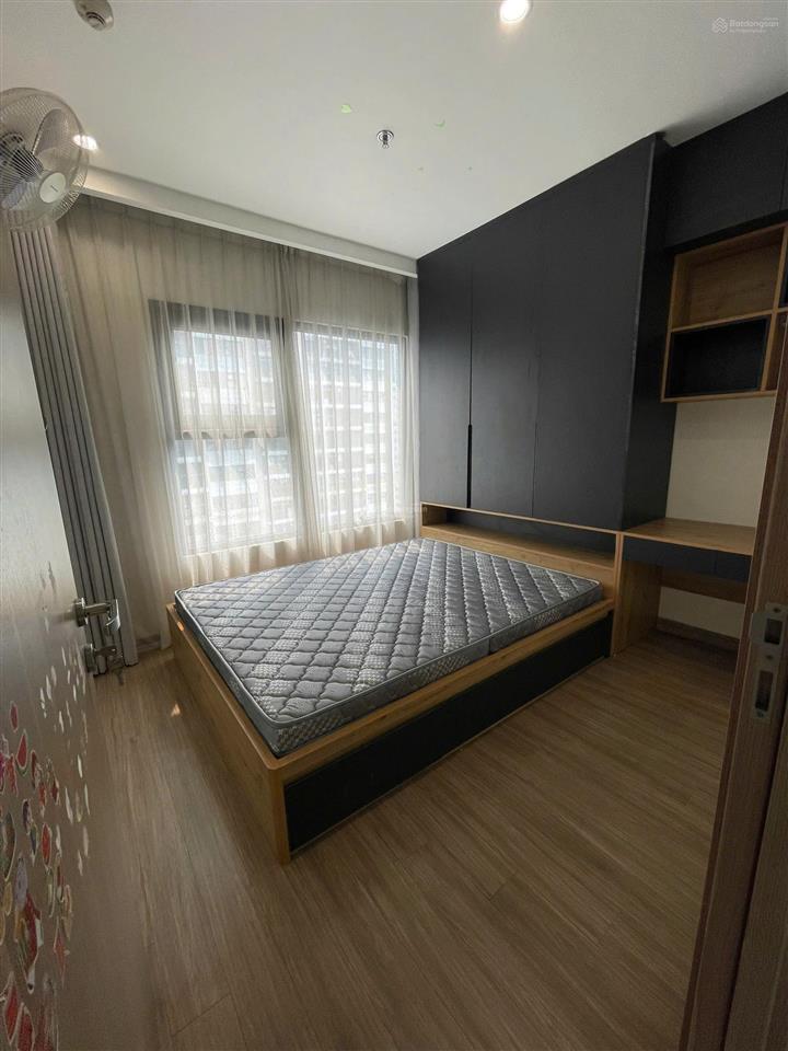 Chính chủ cho thuê căn hộ 2 ngủ + 1  64m2 tầng 24 full nội thất  vinhomes smart city