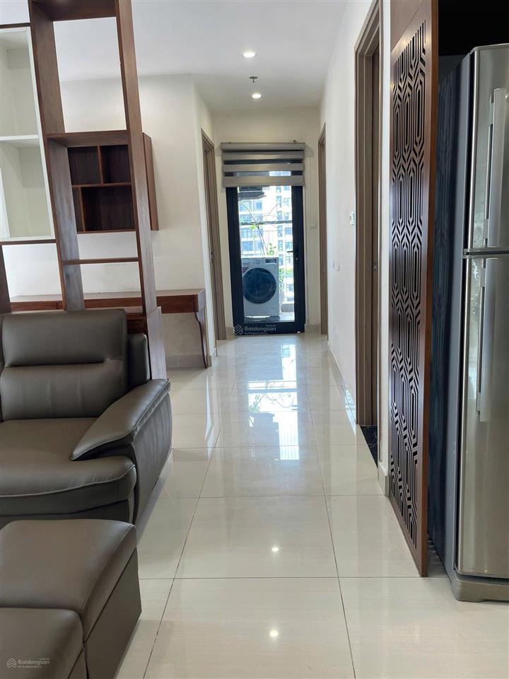 Chính chủ cho thuê căn hộ 2 ngủ + 1  64m2 tầng 24 full nội thất  vinhomes smart city
