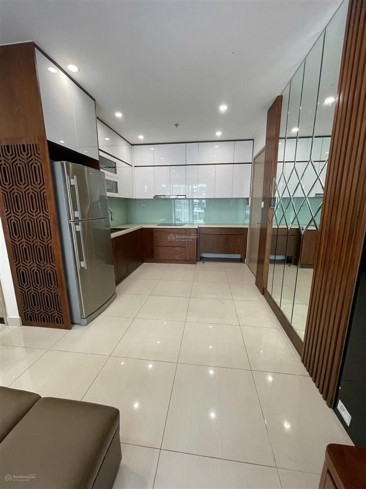 Chính chủ cho thuê căn hộ 2 ngủ + 1  64m2 tầng 24 full nội thất  vinhomes smart city