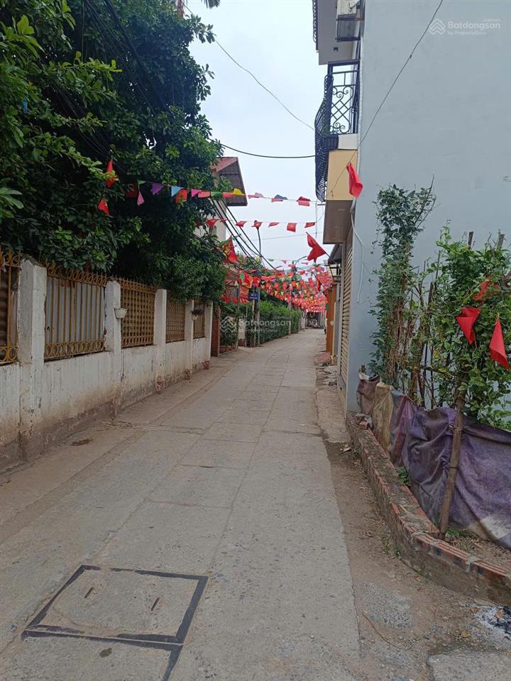 Bán đất đẹp, vuông vắn, ô tô vào nhà, chính chủ cạnh ql32 và vđ4