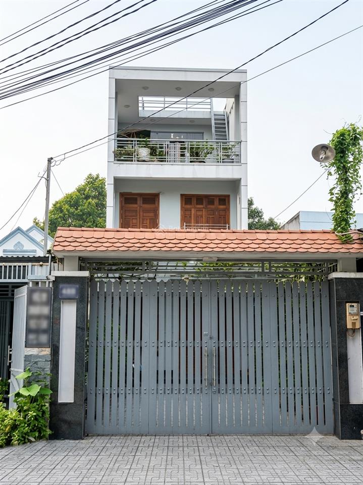 Nhà rộng, sân rộng hai mặt tiền trước sau kinh doanh được 48b tân hòa 2