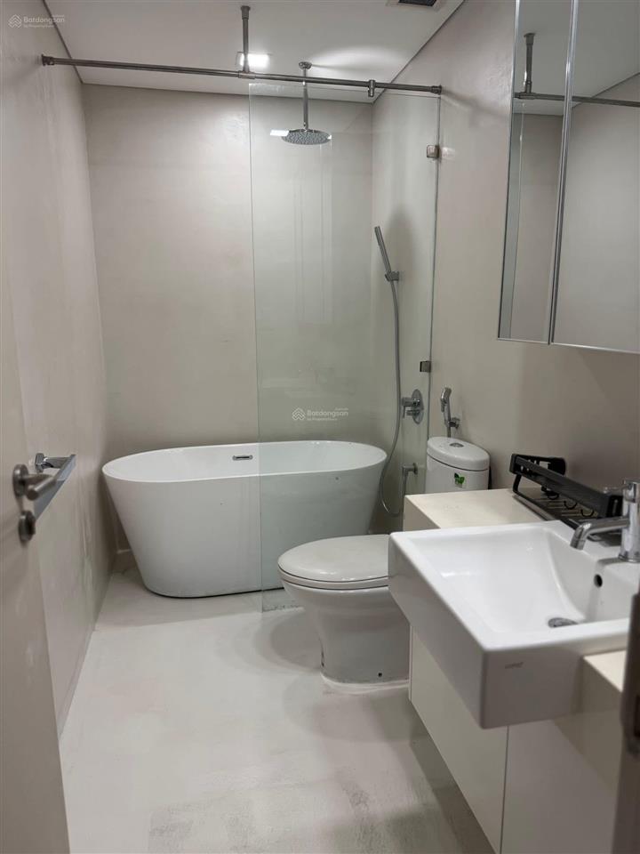 [hiếm] 2pn  2vs  1 kho nội thất mới đẹp view panorama quận 1, pháo hoa đỉnh, 117m2, 47 triệu vnd