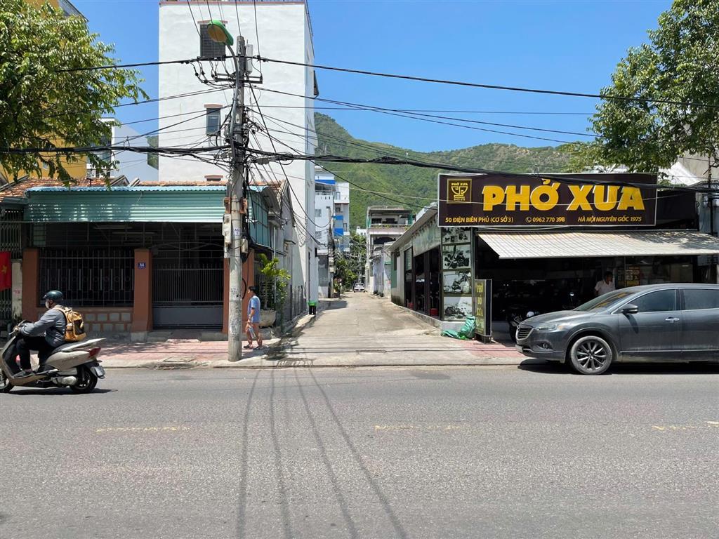 Cho thuê nhà góc 2 mặt tiền điện biên phủ, cách biển 300m