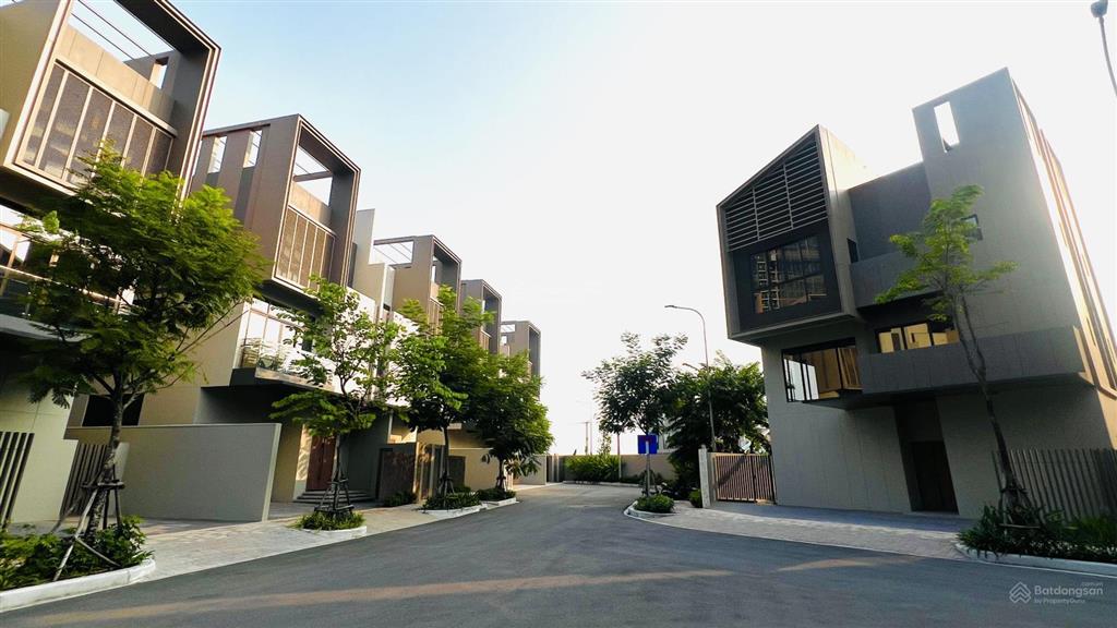 15,9 tỷ  giá tốt the orchard.  em điền 0937 002 ***