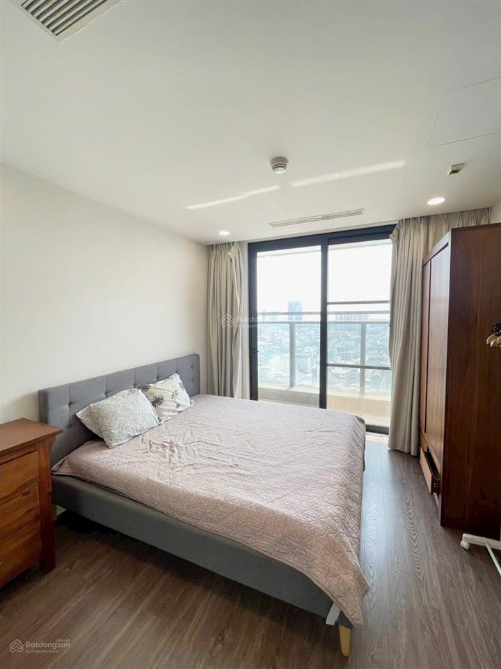 Cho thuê sunshine sky city 4 phòng ngủ 3wc full nội thất 27 triệu ( 132m2 +1 kho) ở liền được
