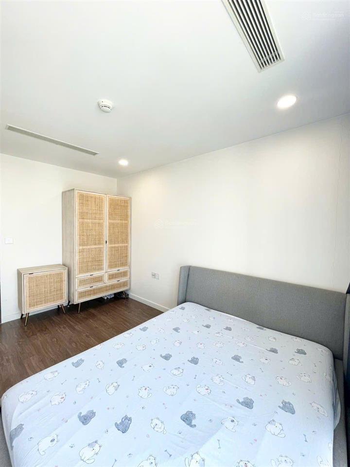 Cho thuê sunshine sky city 4 phòng ngủ 3wc full nội thất 27 triệu ( 132m2 +1 kho) ở liền được