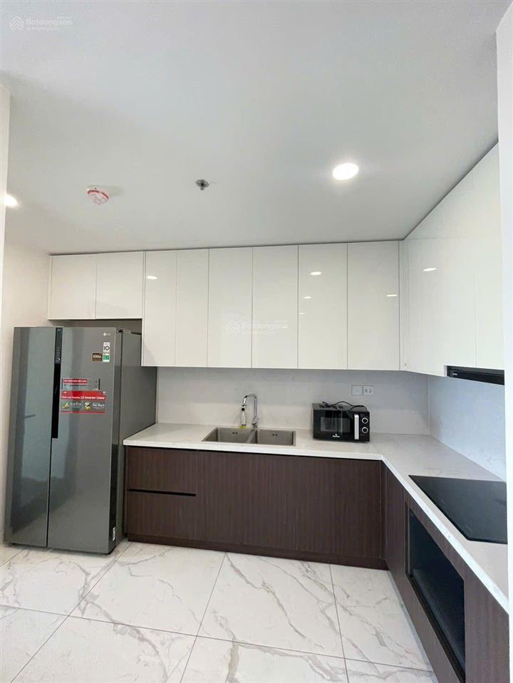 Cho thuê sunshine sky city 4 phòng ngủ 3wc full nội thất 27 triệu ( 132m2 +1 kho) ở liền được