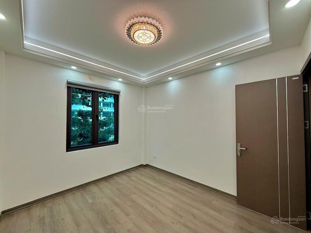 Hiếm  bán nhà phân lô đường láng  gần giao thông vận tải  43m  5 tầng  ô tô  thang máy