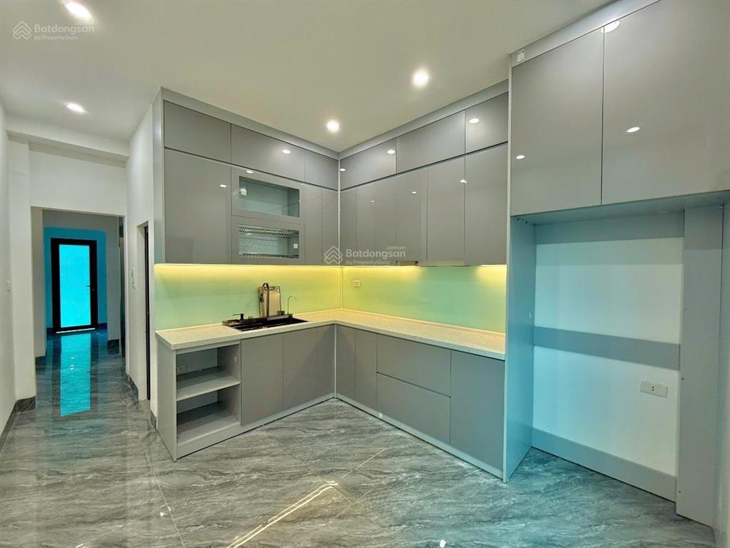 Hiếm  bán nhà phân lô đường láng  gần giao thông vận tải  43m  5 tầng  ô tô  thang máy