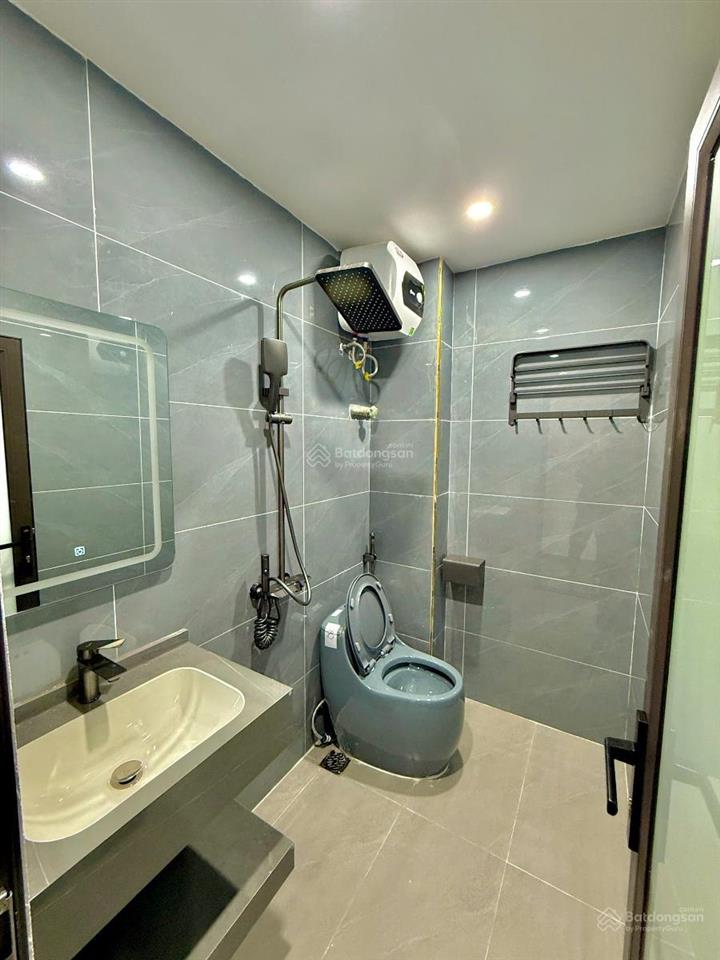 Hiếm  bán nhà phân lô đường láng  gần giao thông vận tải  43m  5 tầng  ô tô  thang máy