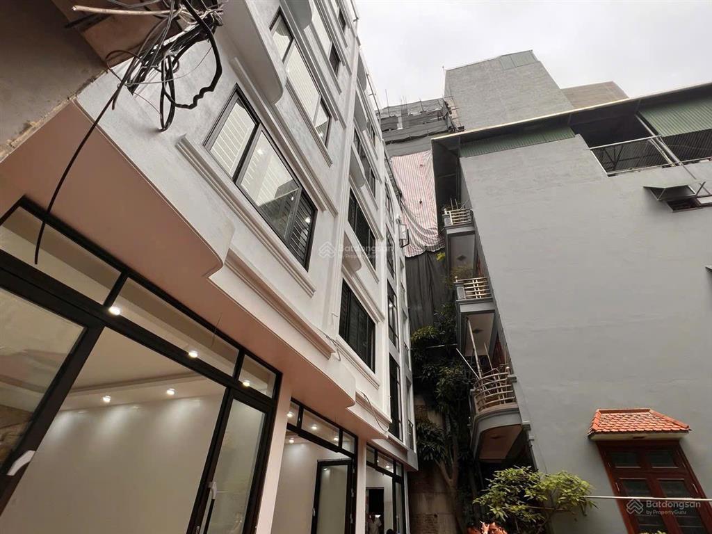 Hiếm  chỉ 10,6 tỷ  nhà đẹp  thang máy  gần phố  võ chí công  gần hoàng quốc việt  cầu giấy