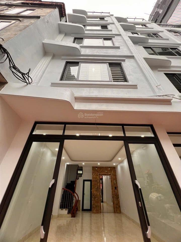 Hiếm  chỉ 10,6 tỷ  nhà đẹp  thang máy  gần phố  võ chí công  gần hoàng quốc việt  cầu giấy