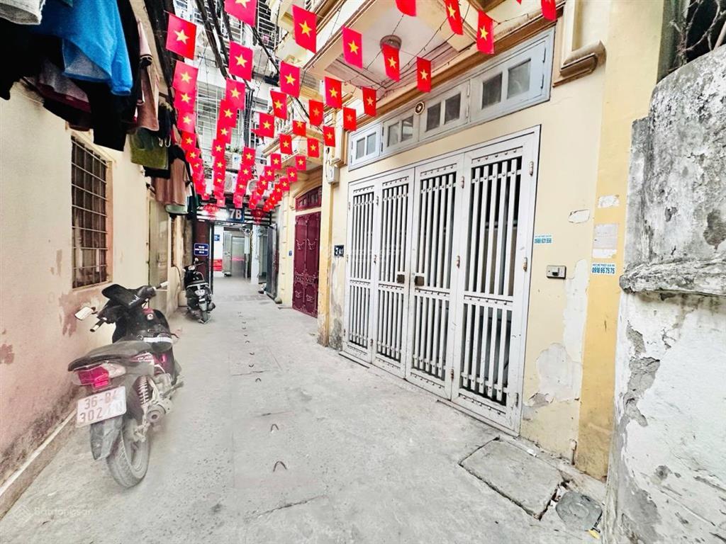 Chỉ 10,5 tỷ  nhà đẹp  dân xây  ngõ 68 cầu giấy  44m  5 tầng  mt 4m  2 thoáng ở  kd đỉnh