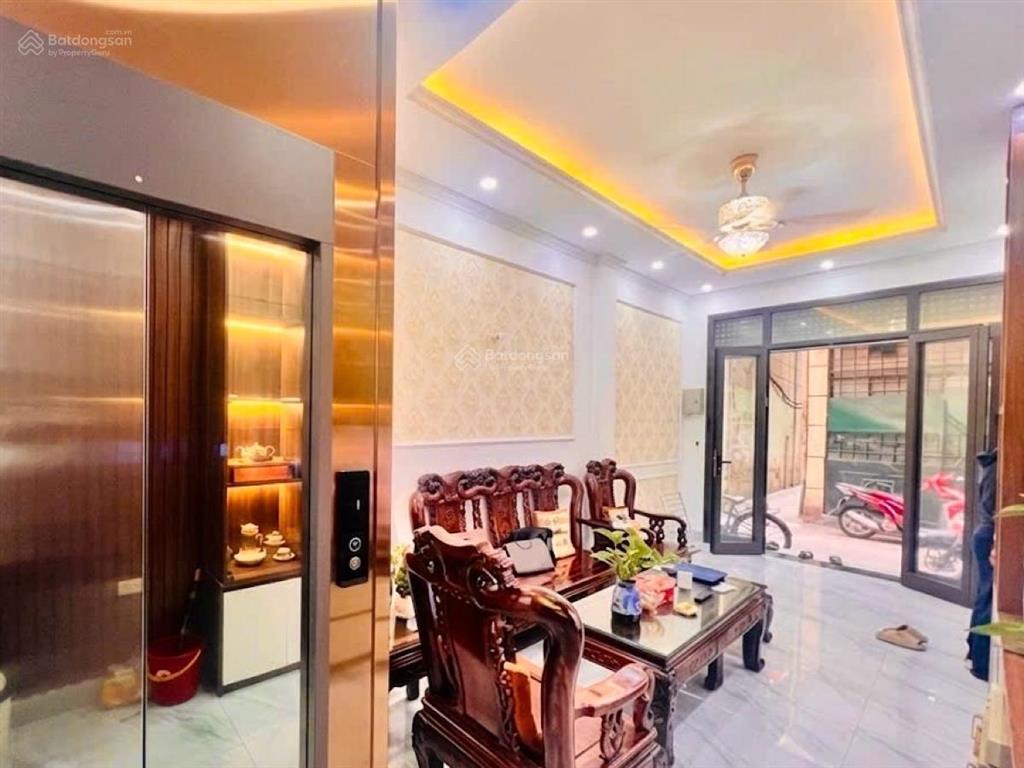 Nhà đẹp  thuỵ khuê  thang máy  45m  5 tầng  mt 3,7m  chỉ 15,8 tỷ
