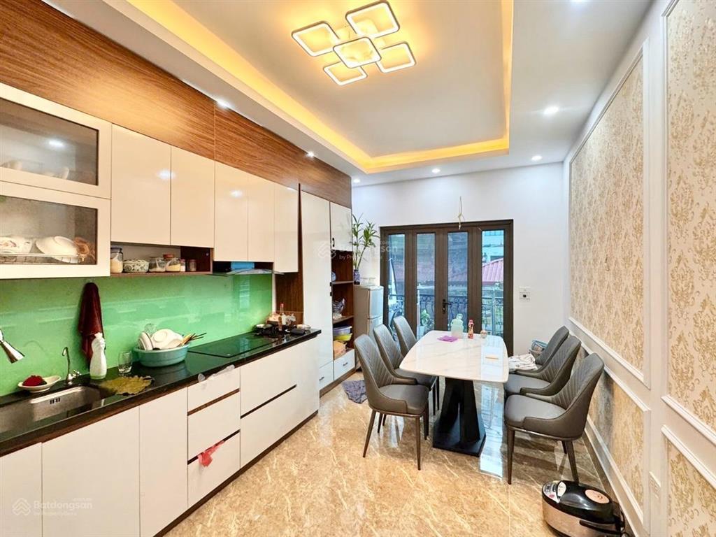 Nhà đẹp  thuỵ khuê  thang máy  45m  5 tầng  mt 3,7m  chỉ 15,8 tỷ