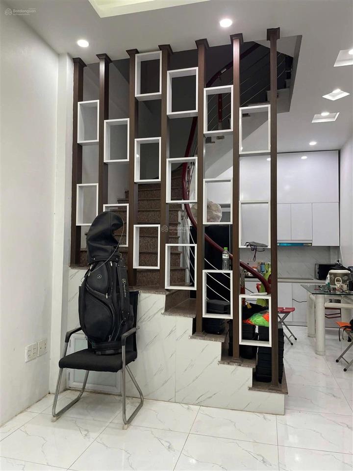 Cho thuê nhà nguyên căn ngõ 463 đội cấn  gần cây xăng đội cấn