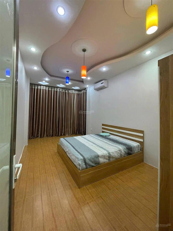 Cho thuê nhà nguyên căn ngõ 463 đội cấn  gần cây xăng đội cấn