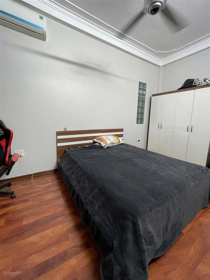Cho thuê nhà nguyên căn ngõ 463 đội cấn  gần cây xăng đội cấn