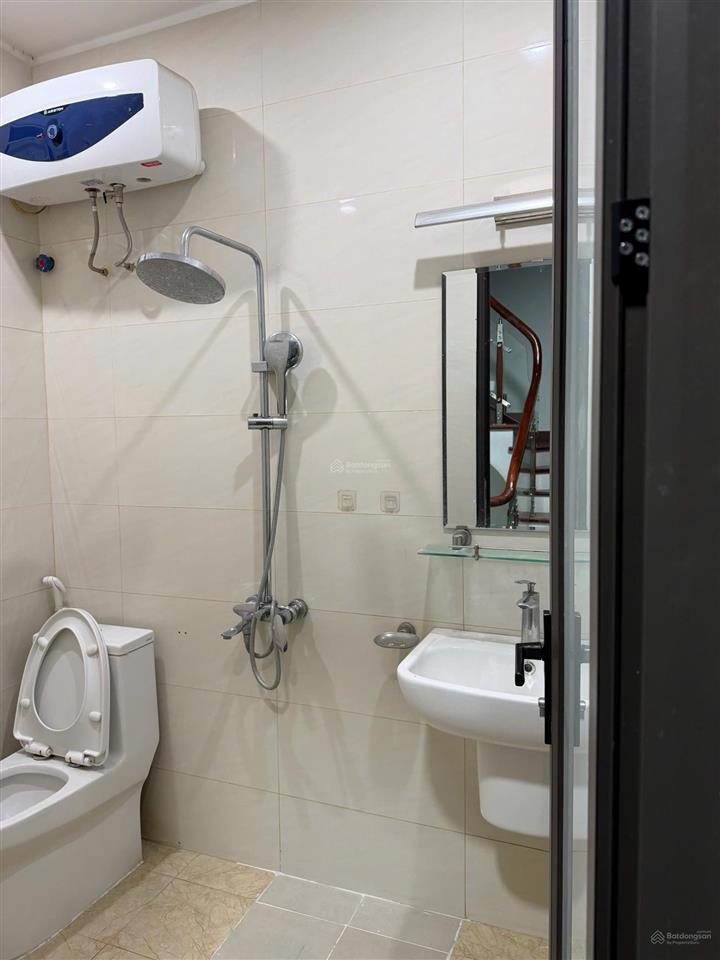 Cho thuê nhà nguyên căn phố lạc long quân  tây hồ  hà nội