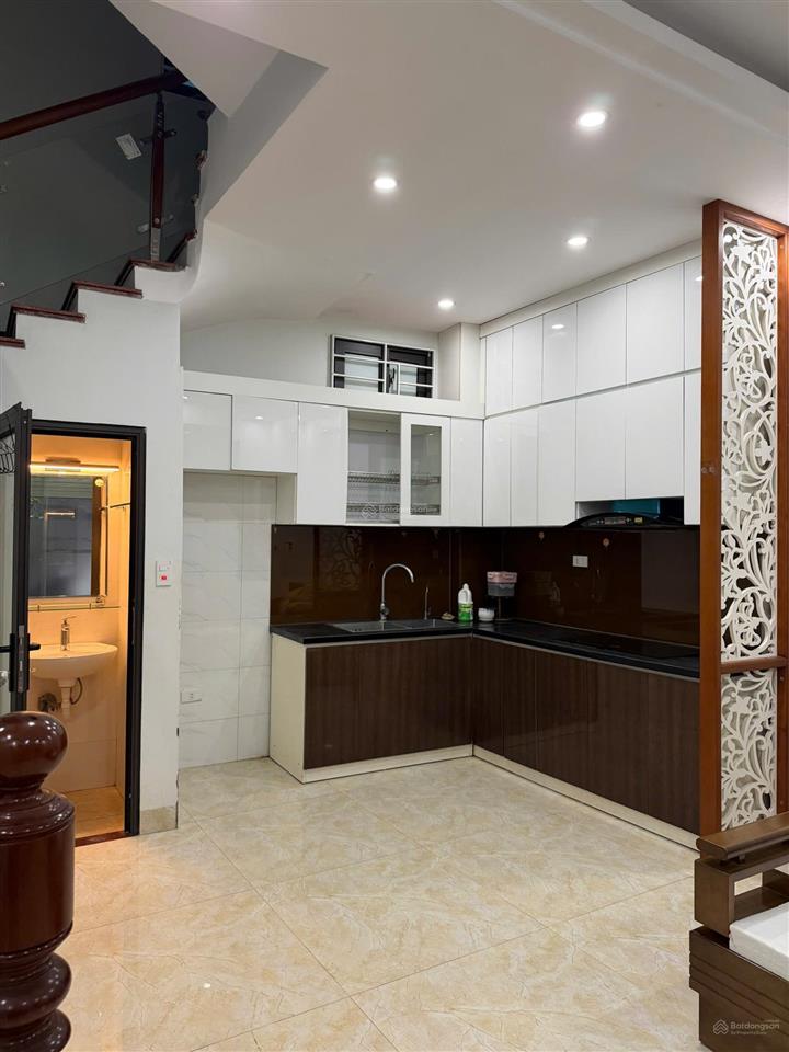 Cho thuê nhà nguyên căn phố lạc long quân  tây hồ  hà nội
