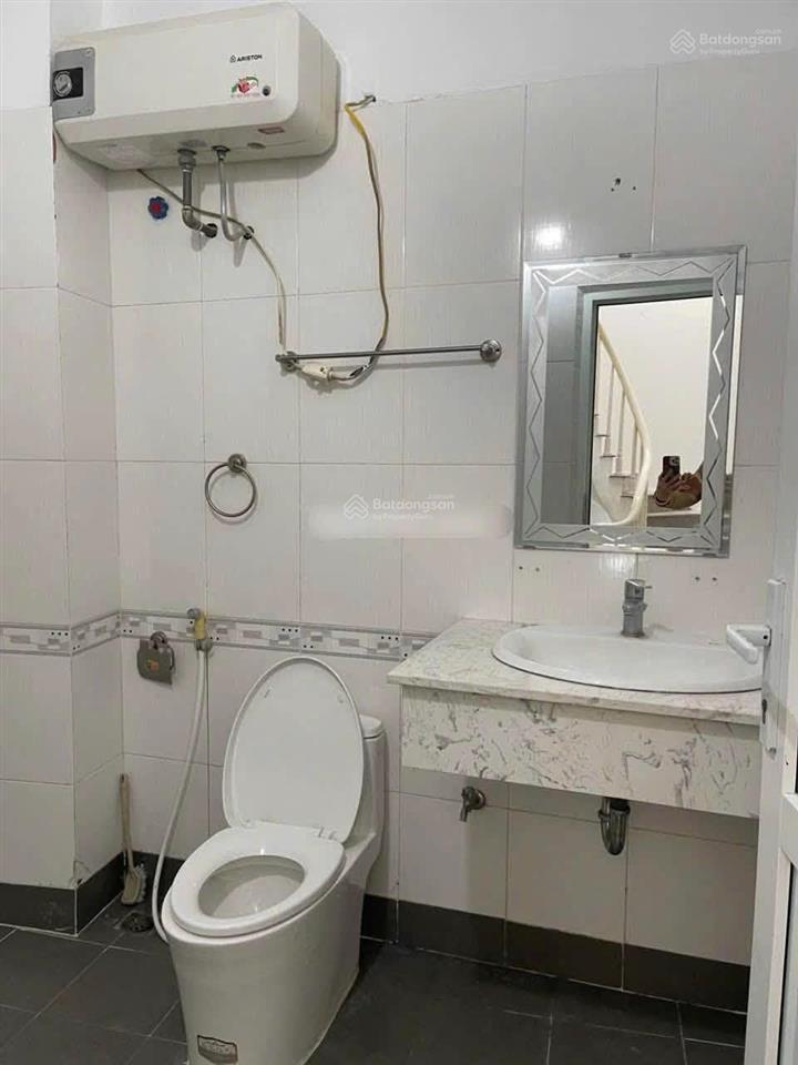Cho thuê nhà nguyên căn phố đào tấn  ba đình  hà nội