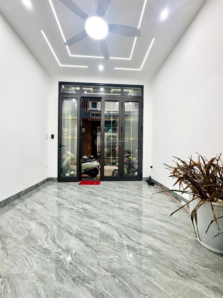 Chỉ 14,8 tỷ  nhà đẹp đường láng  cạnh trường giao thông vận tải  hà nội  38m2 5 tầng  mt 3,8m