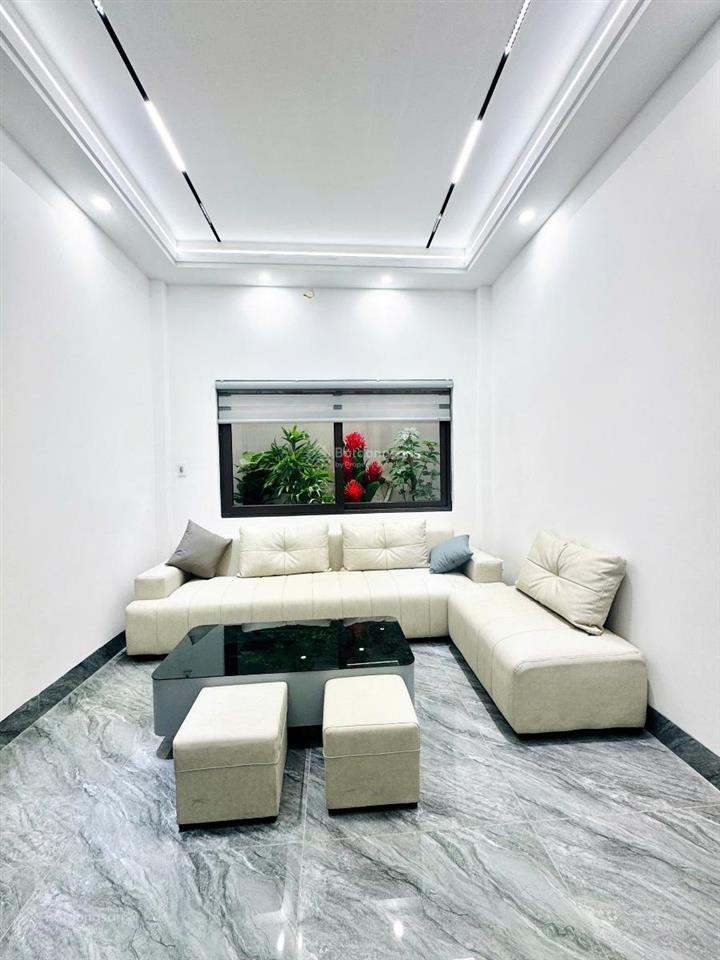 Chỉ 14,8 tỷ  nhà đẹp đường láng  cạnh trường giao thông vận tải  hà nội  38m2 5 tầng  mt 3,8m