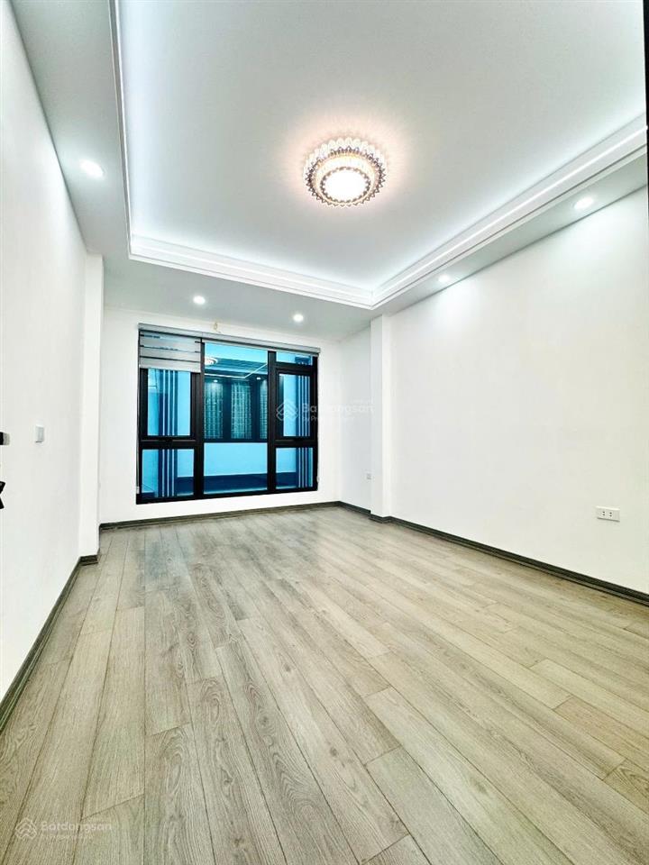 Chỉ 14,8 tỷ  nhà đẹp đường láng  cạnh trường giao thông vận tải  hà nội  38m2 5 tầng  mt 3,8m