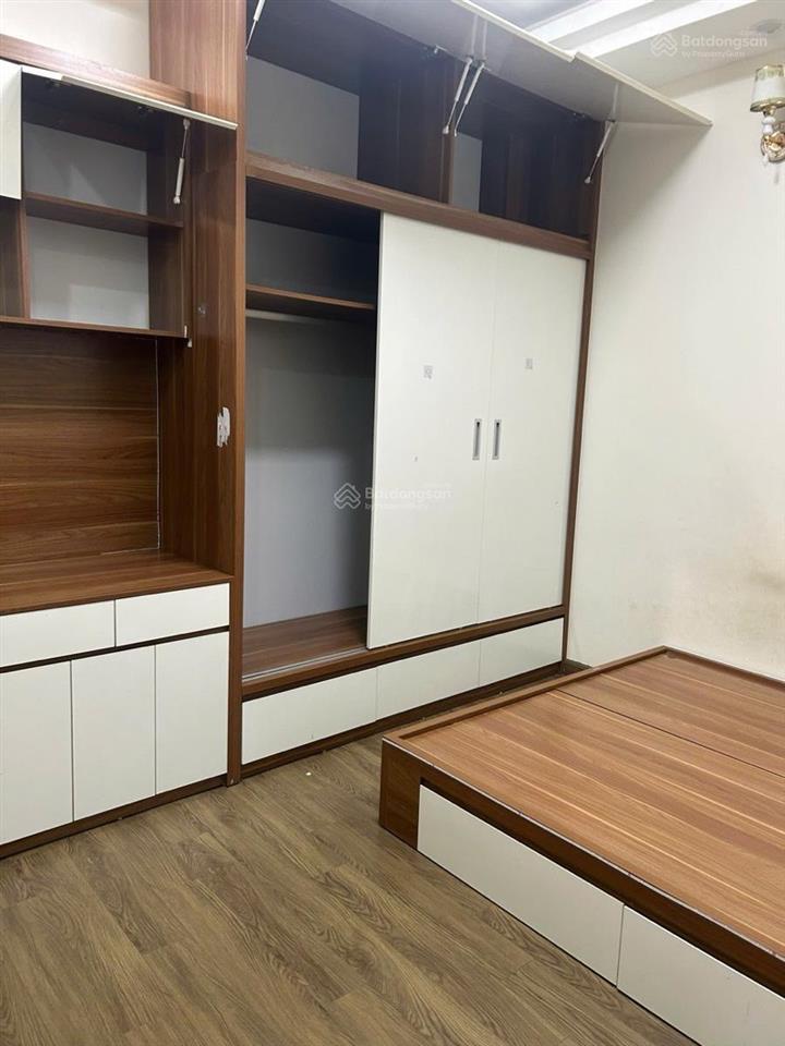 Cực hiếm  nhà ngõ 285 đội cấn  43m²  5 tầng  mặt tiền 5m  chỉ 9,5 tỷ