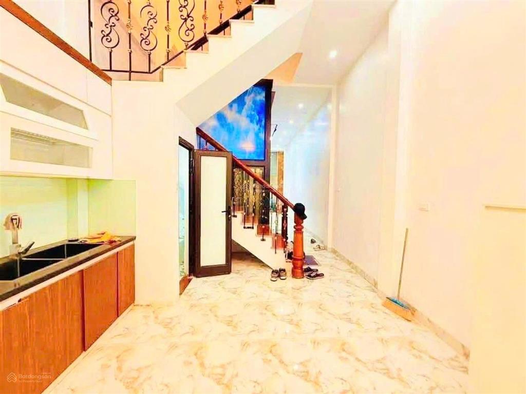 Cho thuê nhà nguyên căn phố đào tấn  ba đình  hà nội