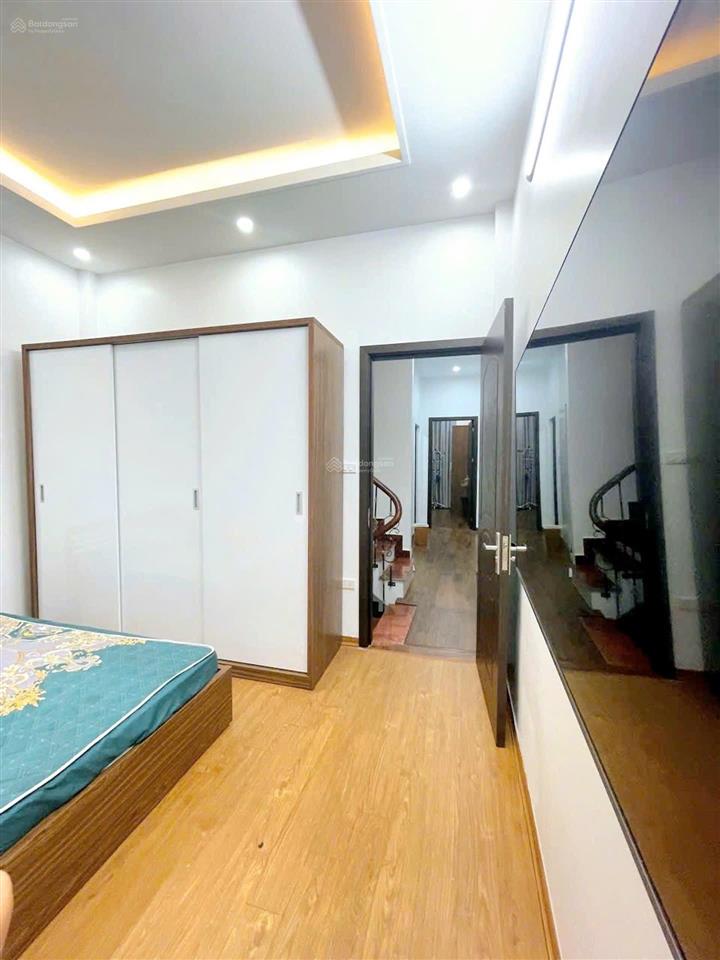 Cho thuê nhà nguyên căn phố đào tấn  ba đình  hà nội