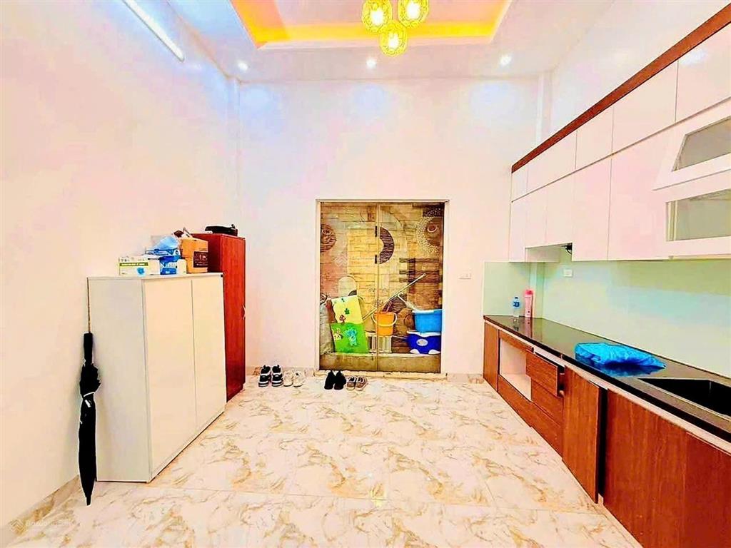 Cho thuê nhà nguyên căn phố đào tấn  ba đình  hà nội