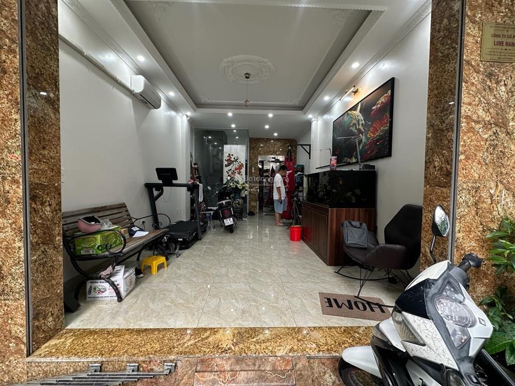 Hiếm  bán nhà phố quan hoa  cầu giấy  ô tô  kd  40m  5 tầng  mt 4m  cách mp 20m