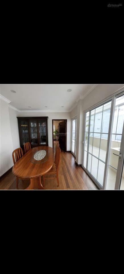 Cho thuê nhà nguyên căn ngõ 535 phố kim mã  thông ra hồ ngọc khánh  80m  5 tầng  mt 6m  ô tô