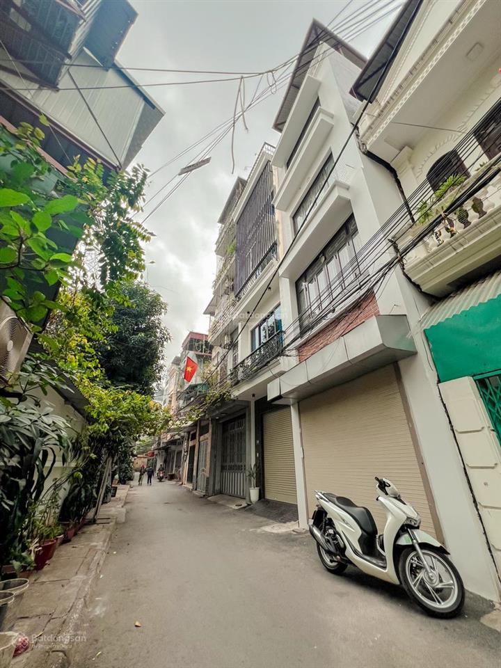 Hiếm  phân lô phố phùng chí kiên  60m  5 tầng  mt 4m 2 ô tô tránh  vỉa hè  kd