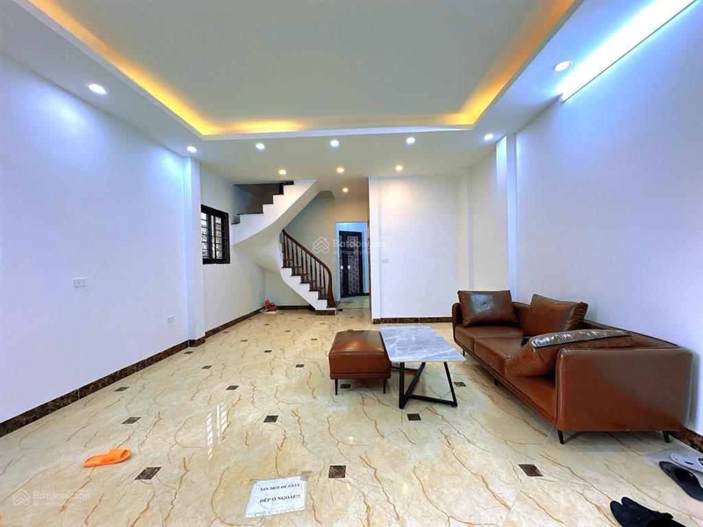 Nhà đẹp  phân lô phố hoàng quốc việt  cầu giấy  hà nội  55m  6 tầng  mt 5,2m  ở  kd