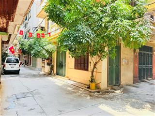 Cực đẹp  phân lô phố phan văn trường  thông 130 xuân thủy  ô tô  kd  35m  5 tầng  mt 10m