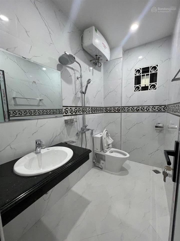 Cho thuê nhà nguyên căn phố hoàng hoa thám  thang máy  nhà mới  55m2  5 tầng  chỉ 23 triệu