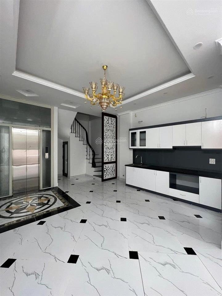 Cho thuê nhà nguyên căn phố hoàng hoa thám  thang máy  nhà mới  55m2  5 tầng  chỉ 23 triệu