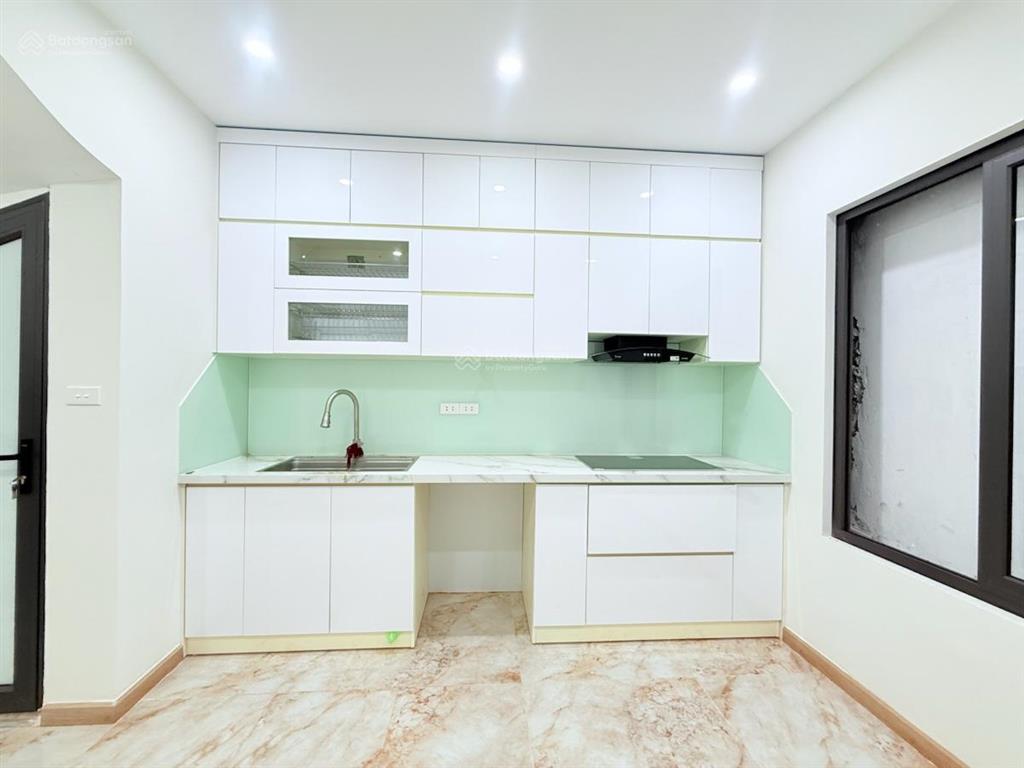Hiếm  bán gấp nhà ngõ 68 cầu giấy  ngõ quận uỷ cầu giấy  45m  5 tầng  mt 3,6m  chỉ 12 tỷ