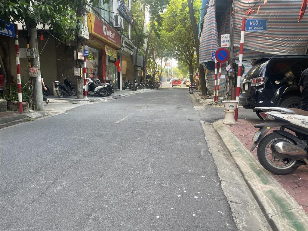 Hiếm  bán đất tặng nhà phân lô ô tô tránh phố nghĩa đô  70m  3,5 tầng  mt 4,25m chỉ 23 tỷ