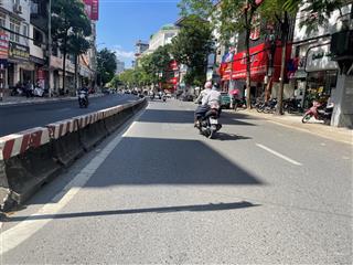 Hiếm  1 nhà ra mặt phố  nhà đẹp lạc long quân  55m2  5 tầng  mặt tiền 5,4m  chỉ 17 tỷ