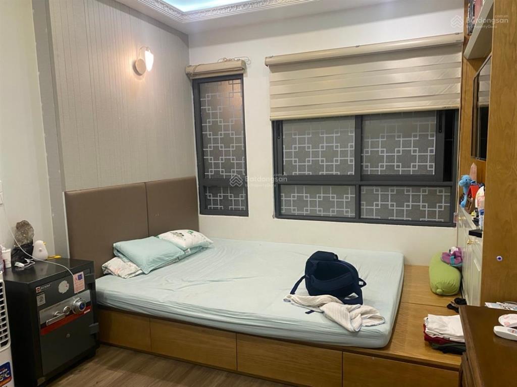 Hiếm  nhà đẹp phố vĩnh phúc  khu 7,2ha  ô tô thang máy  40m  5 tầng  mt 3,5m  chỉ 15,5 tỷ