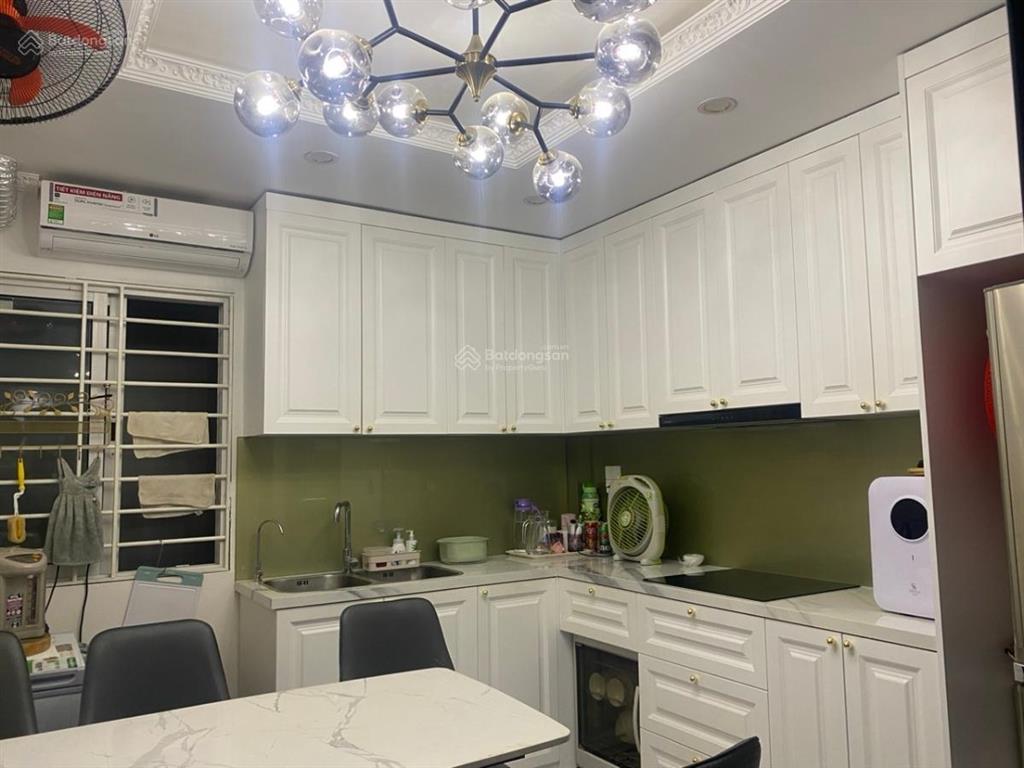 Hiếm  nhà đẹp phố vĩnh phúc  khu 7,2ha  ô tô thang máy  40m  5 tầng  mt 3,5m  chỉ 15,5 tỷ