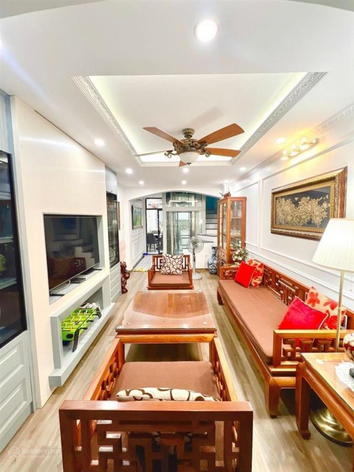 Hiếm  nhà đẹp phố vĩnh phúc  khu 7,2ha  ô tô thang máy  40m  5 tầng  mt 3,5m  chỉ 15,5 tỷ