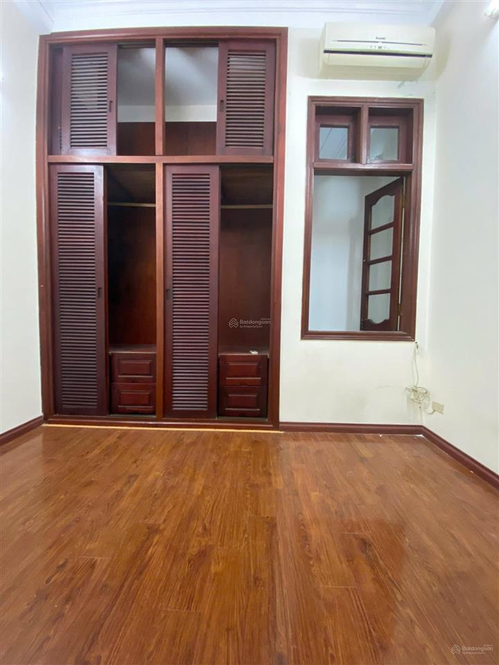 Cho thuê nhà nguyên căn phố đào tấn  ba đình  hà nội
