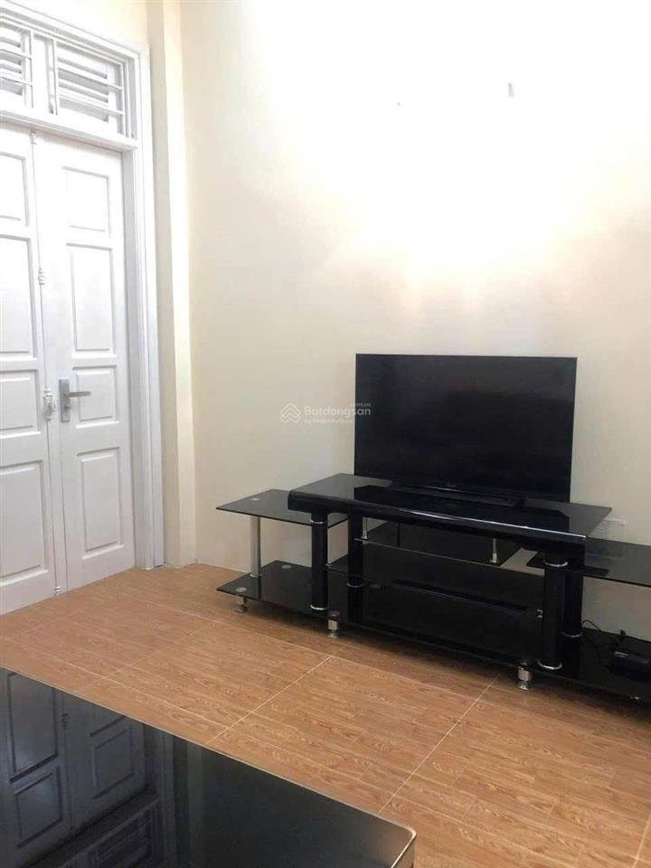 Cho thuê nhà nguyên căn ngõ 381 phố nguyễn khang  hà nội