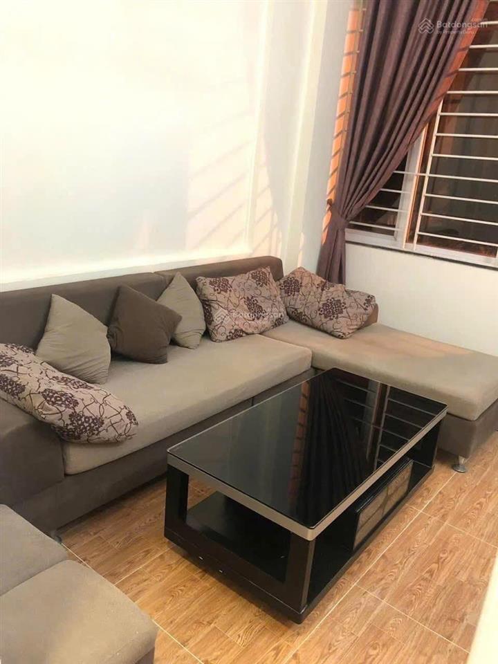 Cho thuê nhà nguyên căn ngõ 381 phố nguyễn khang  hà nội