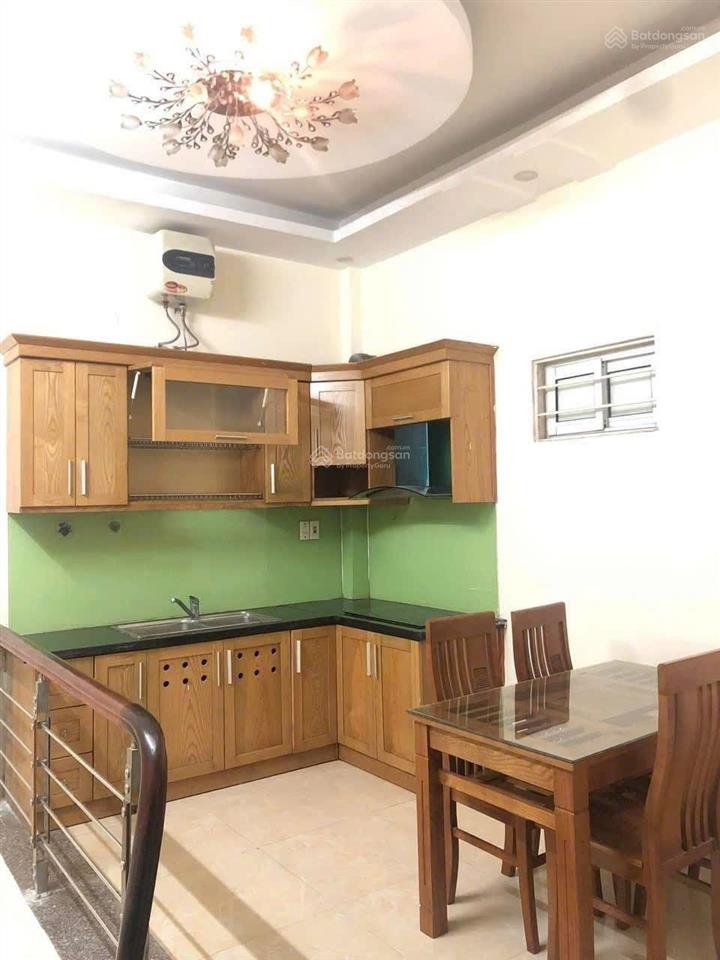 Cho thuê nhà nguyên căn ngõ 381 phố nguyễn khang  hà nội