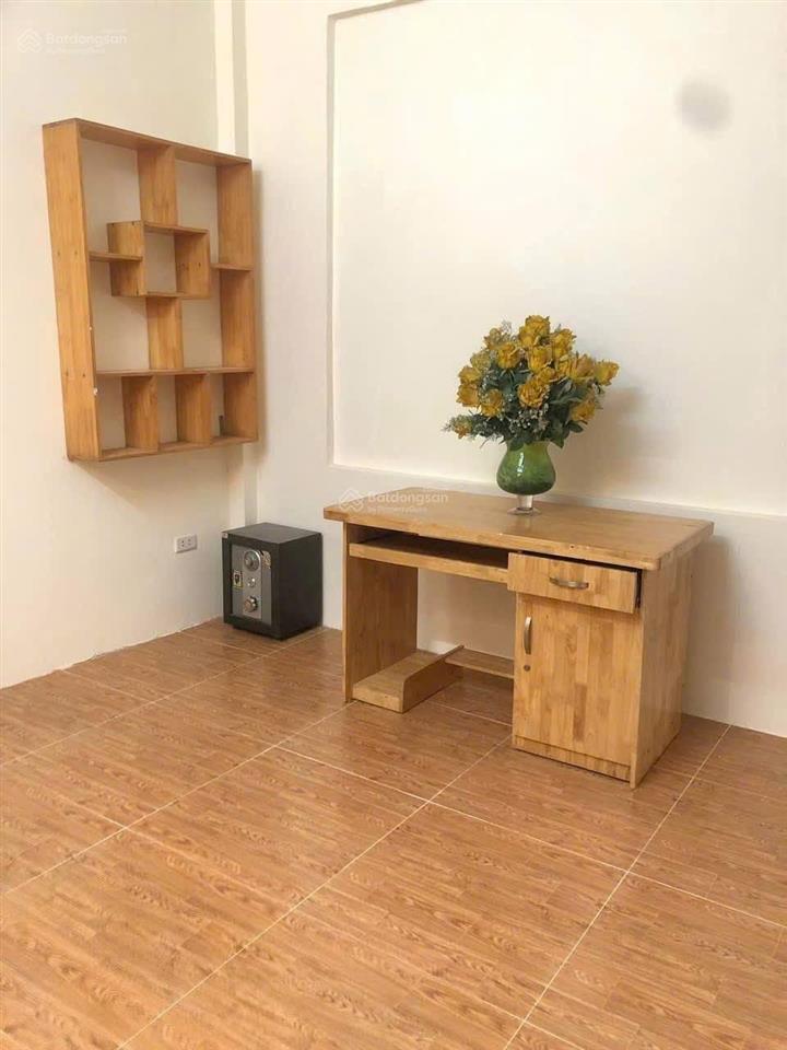 Cho thuê nhà nguyên căn ngõ 381 phố nguyễn khang  hà nội